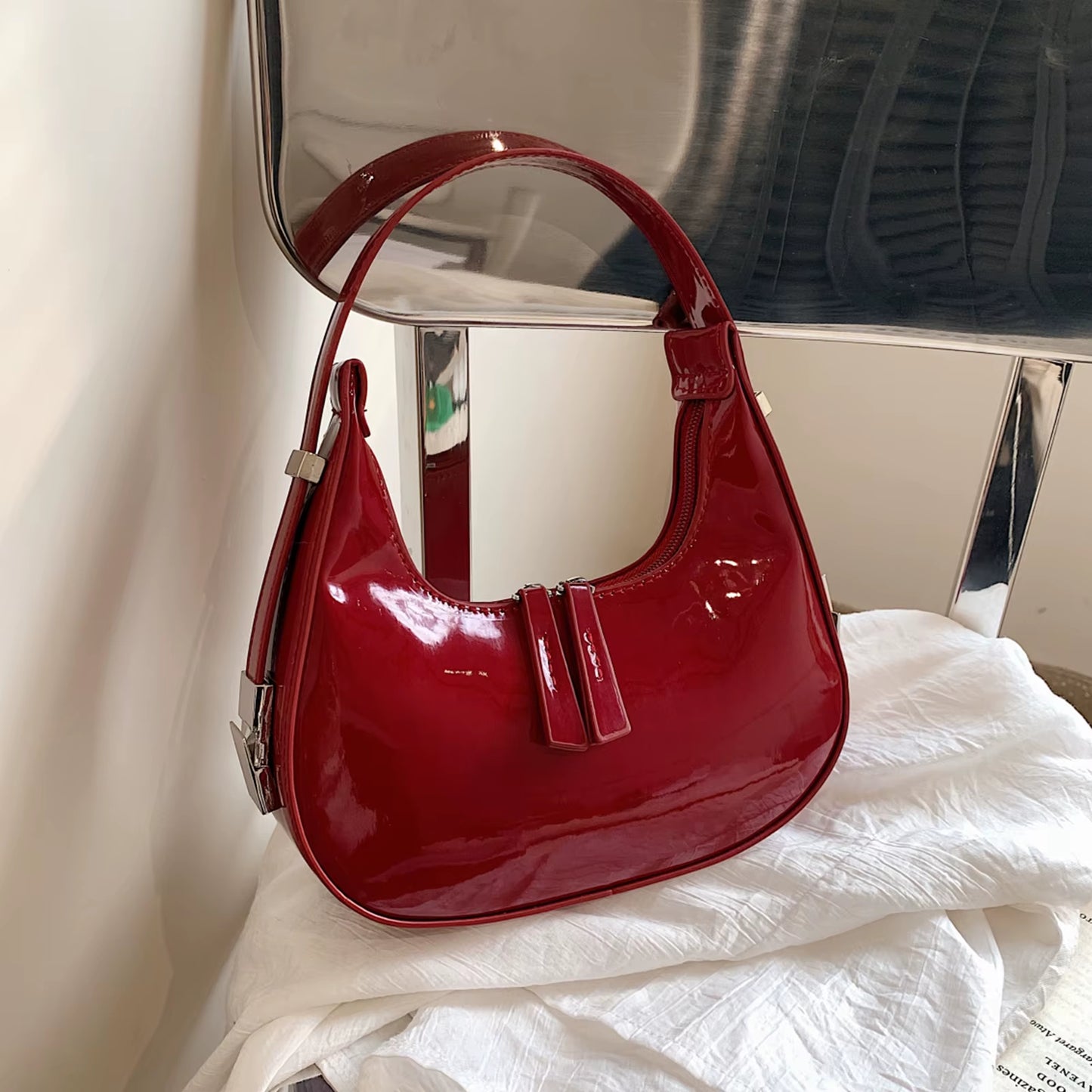 Half Moon Bag Vintage PU Leather Small Shoulder Bag for Women Girls Hobo Handbag Luxury Retro Red Ladies Armpit Purses Totes