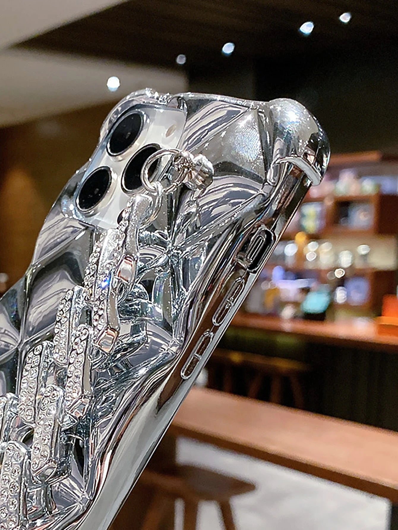 1Pc Electroplated Rhombus Rhinestone Clasp Bracelet, TPU Phone Case Compatible with Iphone11/12/13/14/15/15 Plus/15 Pro/15 Pro Max/16 16 Pro 16 Pro Max and Samsung