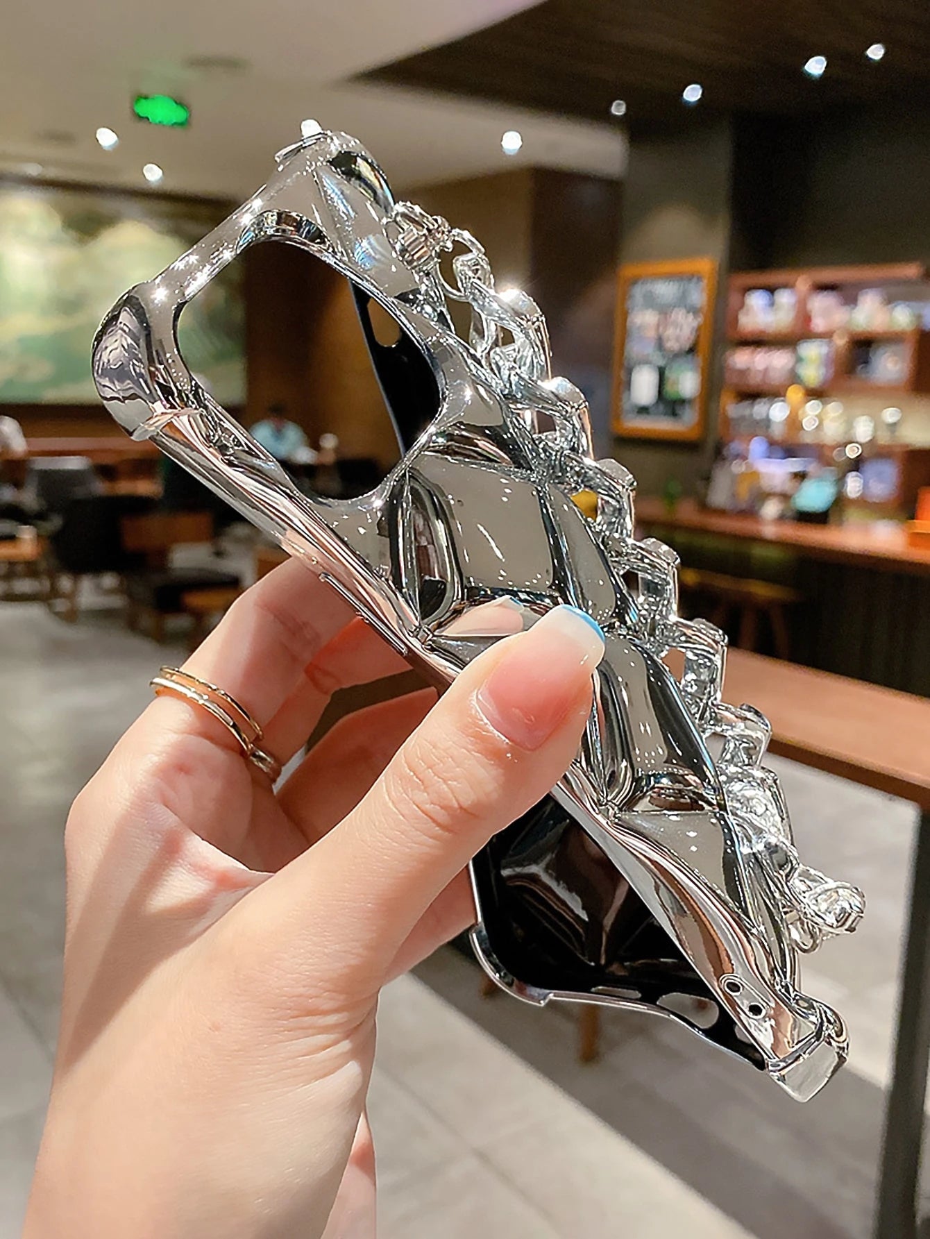 1Pc Electroplated Rhombus Rhinestone Clasp Bracelet, TPU Phone Case Compatible with Iphone11/12/13/14/15/15 Plus/15 Pro/15 Pro Max/16 16 Pro 16 Pro Max and Samsung